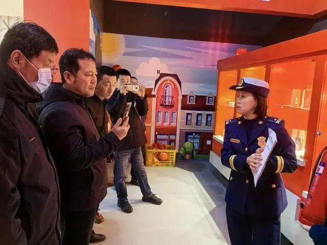 青島前灣保稅港區(qū)消防救援大隊開展消防產(chǎn)品科普宣傳培訓(xùn)