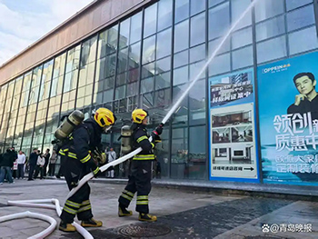 商場(chǎng)“起火”，百人疏散逃生，李滄區(qū)舉辦消防宣傳月啟動(dòng)儀式